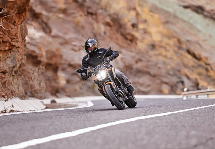 mitas-banner_motorcycle-on-road_SPORT-FORCE-plus_720x500