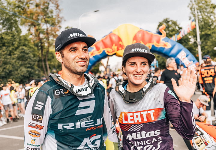 mitas_banner_riders_and_teams